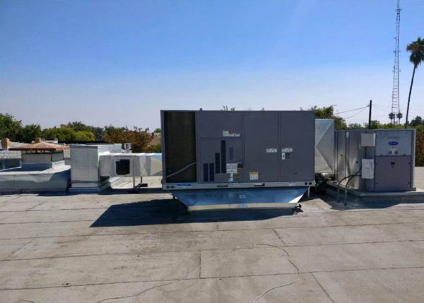 commercial air conditioner installed on the roof of commercial property in ceres